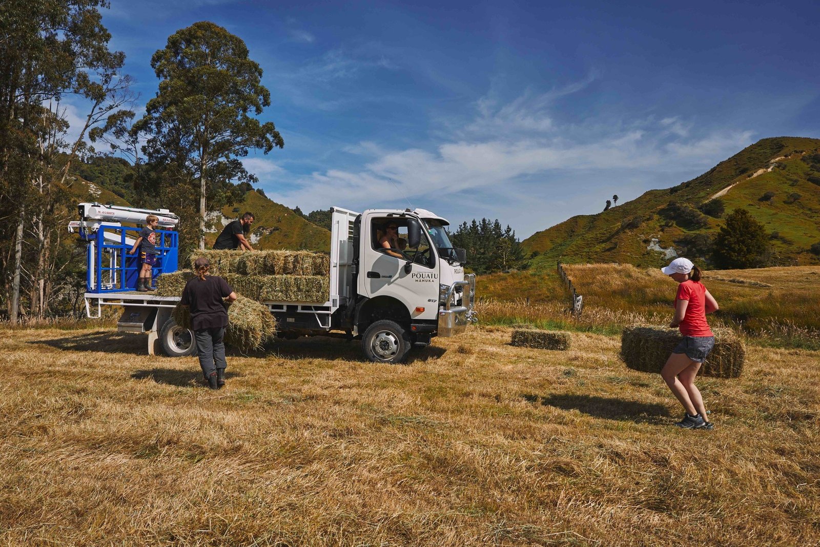 Pouatu manuka honey truck